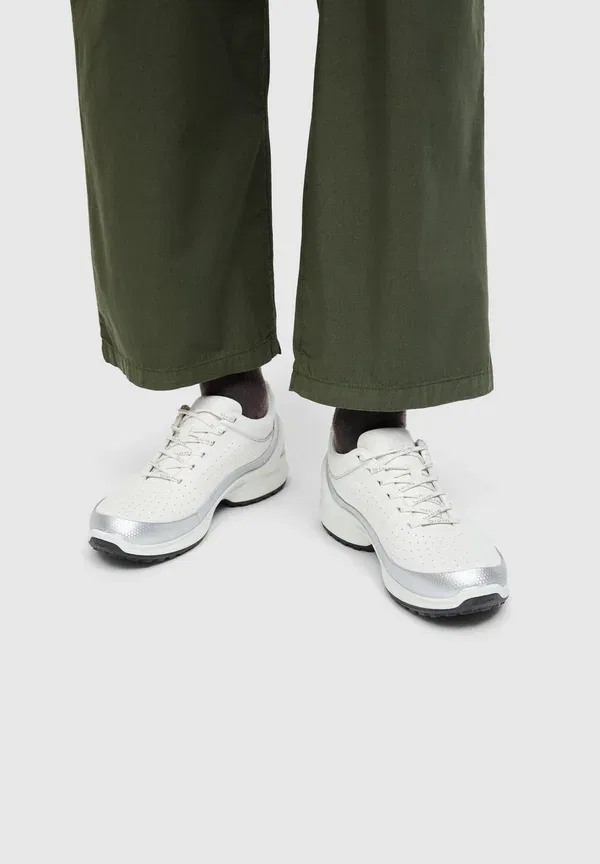 Кроссовки Biom energi trainers Ecco, серебристый металлик/белый