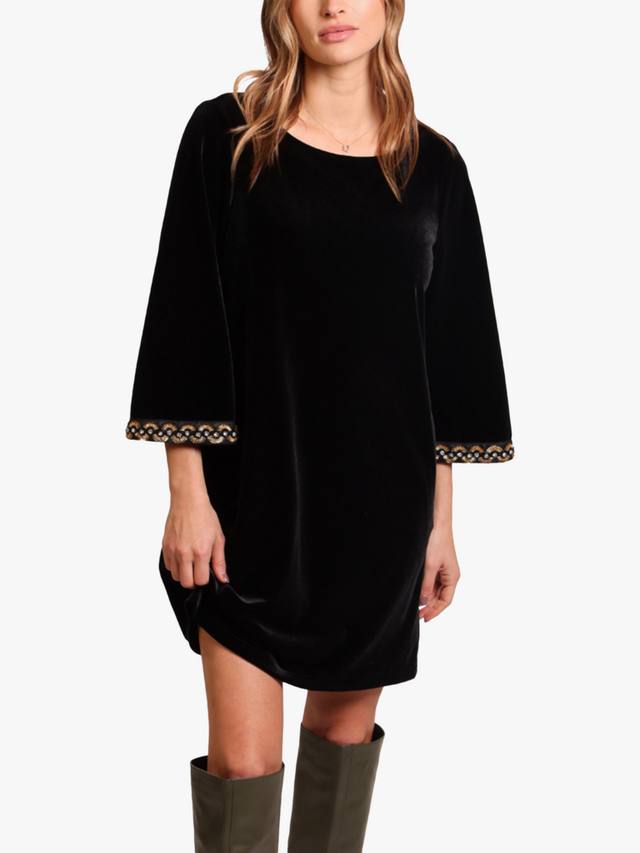 

Мини-платье с круглым вырезом и расклешенными рукавами с цветочными украшениями Traffic People