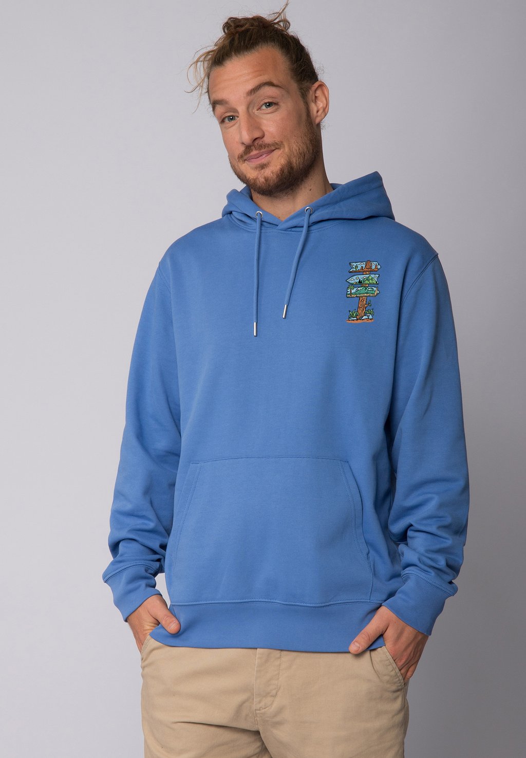 

Толстовка с капюшоном ADVENTURE IS EVERYWHERE watapparel, светло-голубой