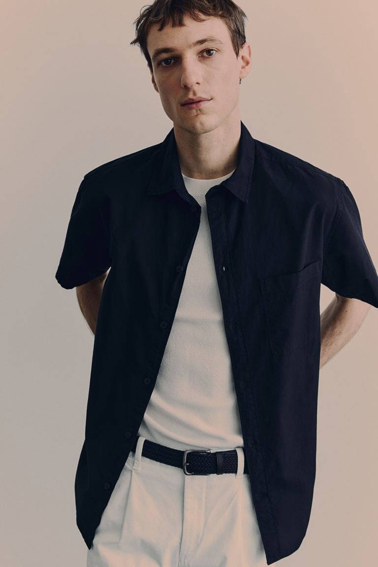 

Рубашка с короткими рукавами обычного кроя H&M, черный