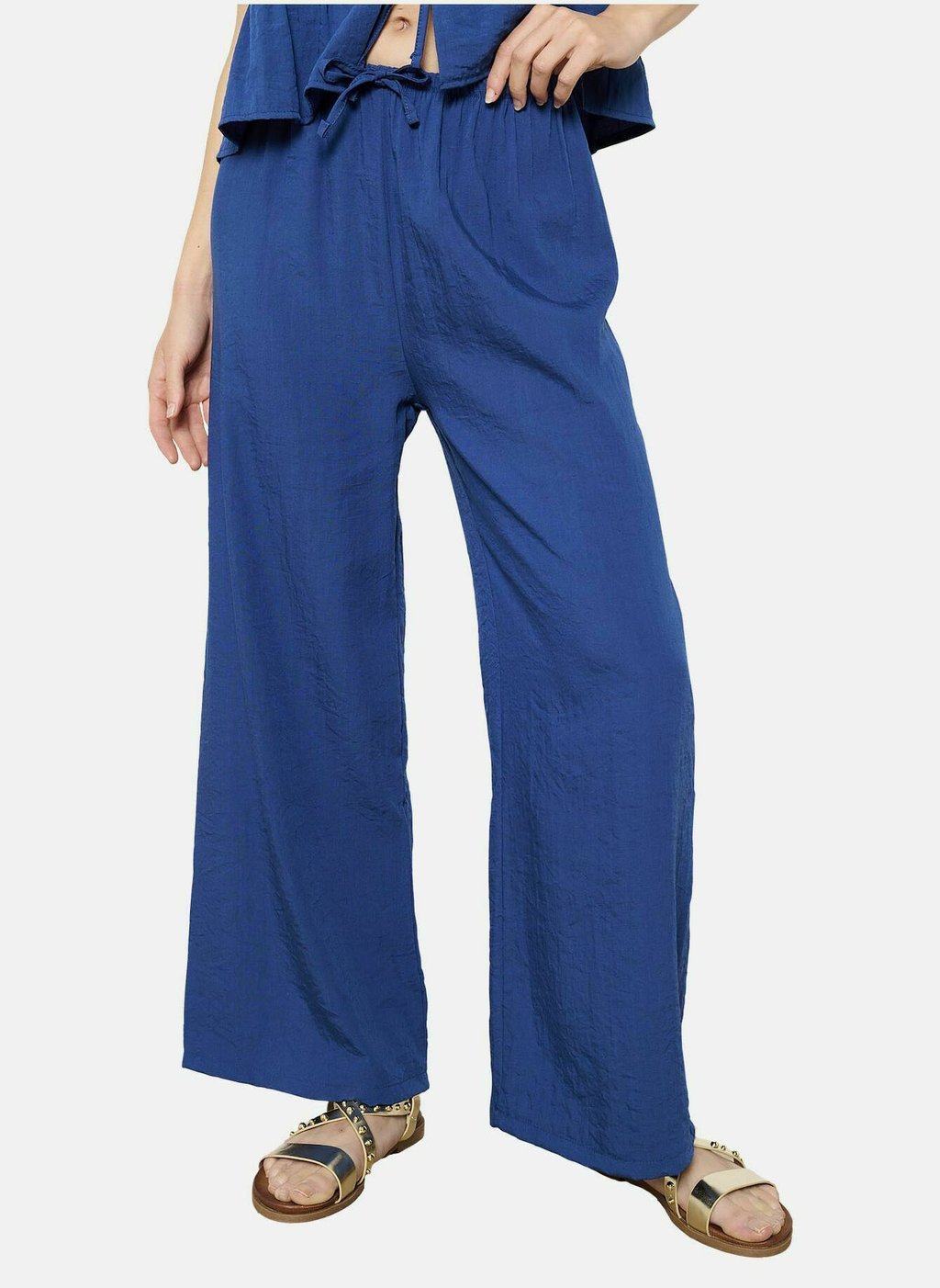

Брюки FLOWING LolaLiza, цвет Navy Basic