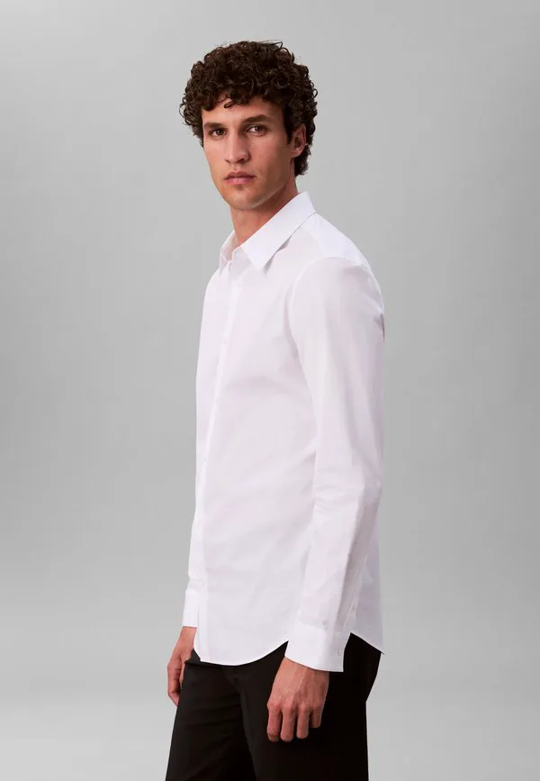 Однотонная эластичная приталенная рубашка Calvin Klein, Brilliant White — фото 4