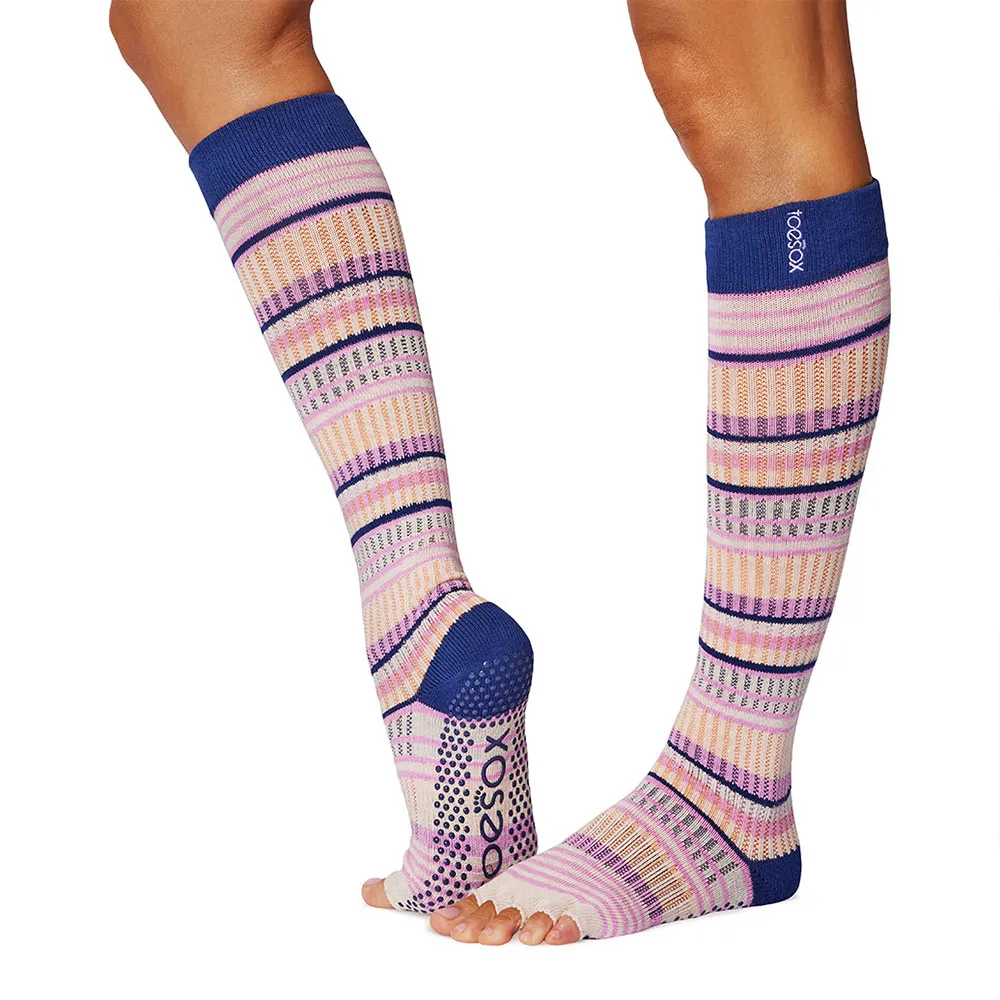 

Носки Toesox Grip Heel&Toe Scrunch Knee long, розовый