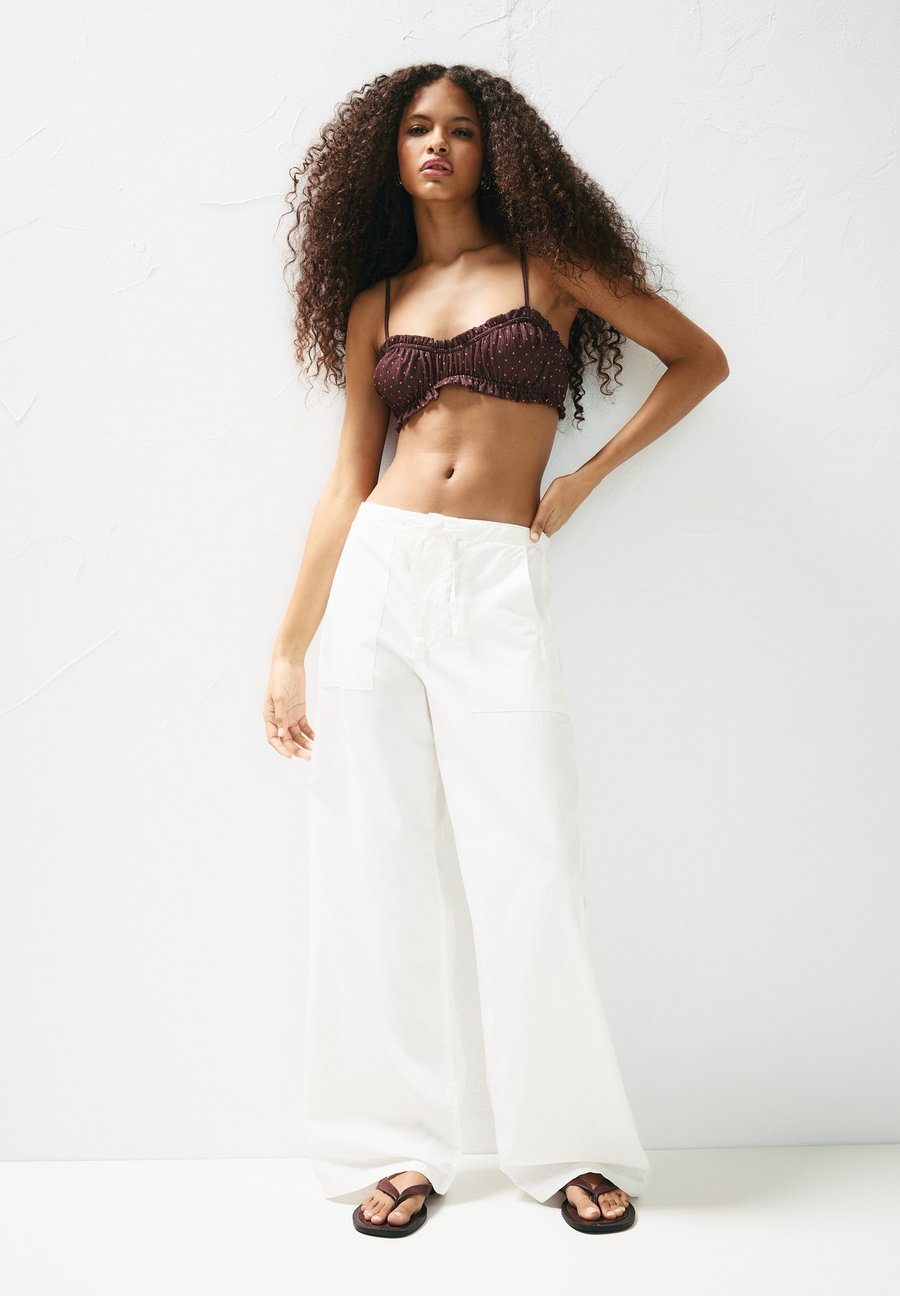 

Брюки PULL&BEAR BAGGY, White