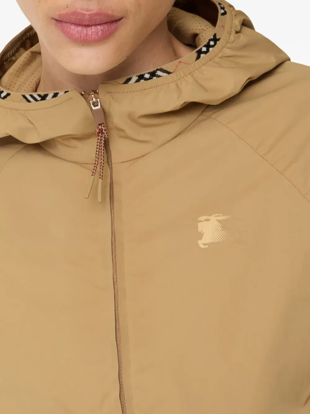 Куртка с капюшоном Burberry из эластичного нейлона, нейтральная — фото 4