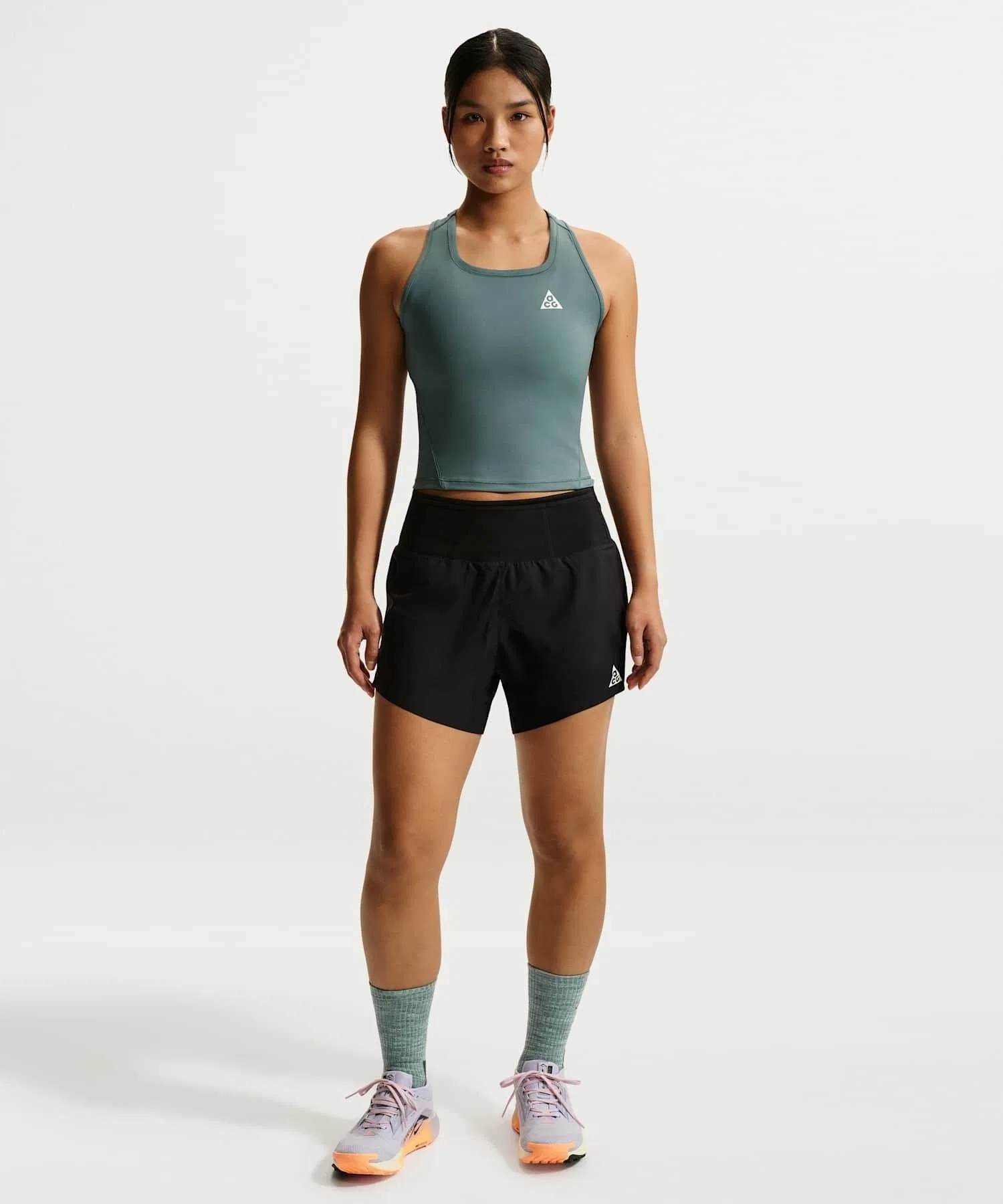 Женская майка для бега по пересеченной местности Nike ACG Dri-FIT IO9653-382, цвет «Минеральный сланец». — фото 4