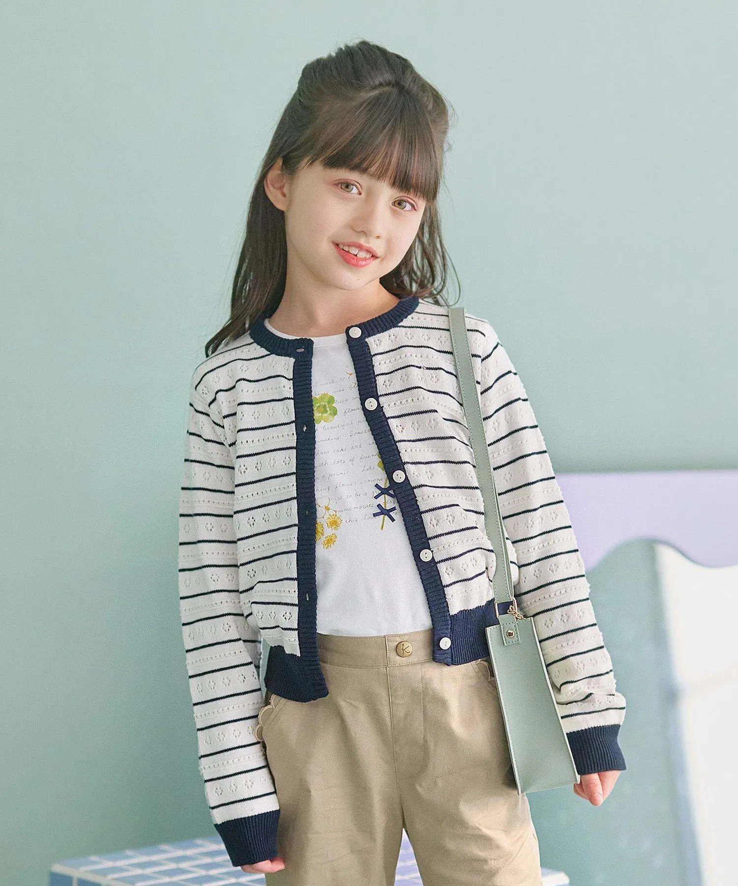 [110-140 см] Кардиган с цветочным ажурным узором Kids Suite, Border pattern [175]
