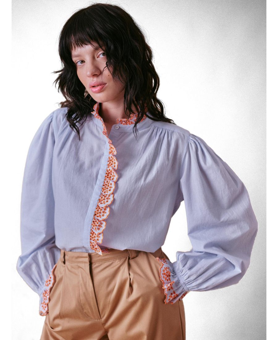 

Женская блузка с отделкой драгоценными камнями Cape Cove, Skyway blue