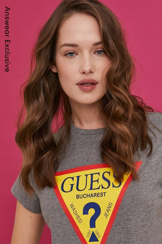 

Футболки Guess, серый