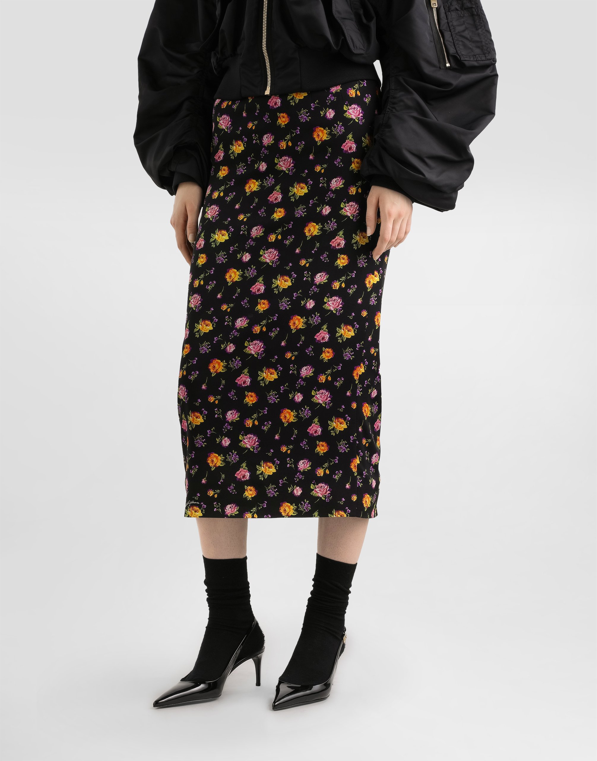Прямая юбка из шармеза с принтом в виде небольших букетов роз Dolce & Gabbana, мультиколор — фото 4
