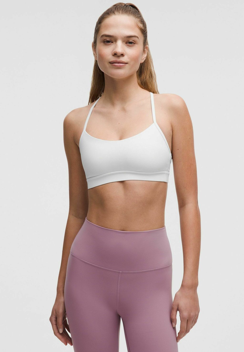 

Спортивный бюстгальтер с легкой поддержкой FLOW lululemon, белый
