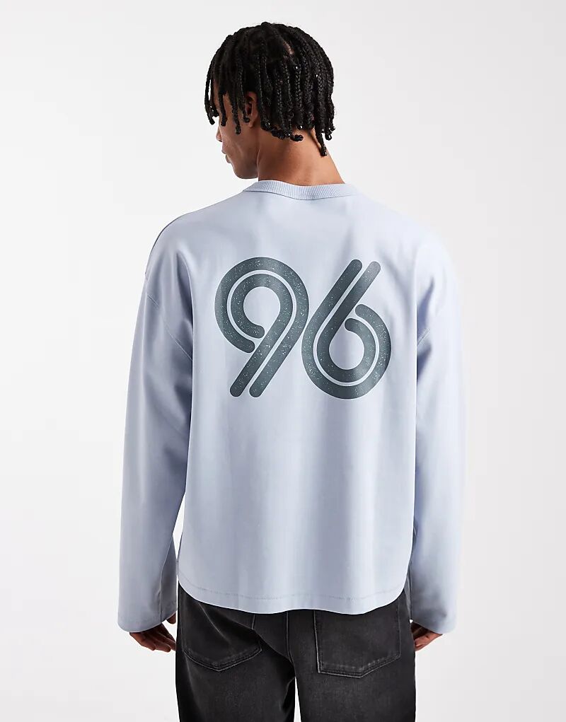 

Футболка свободного кроя ASOS DESIGN премиум-класса плотностью 330 г/м² с длинными рукавами и графическим рисунком в виде номера, светло-голубого цвета