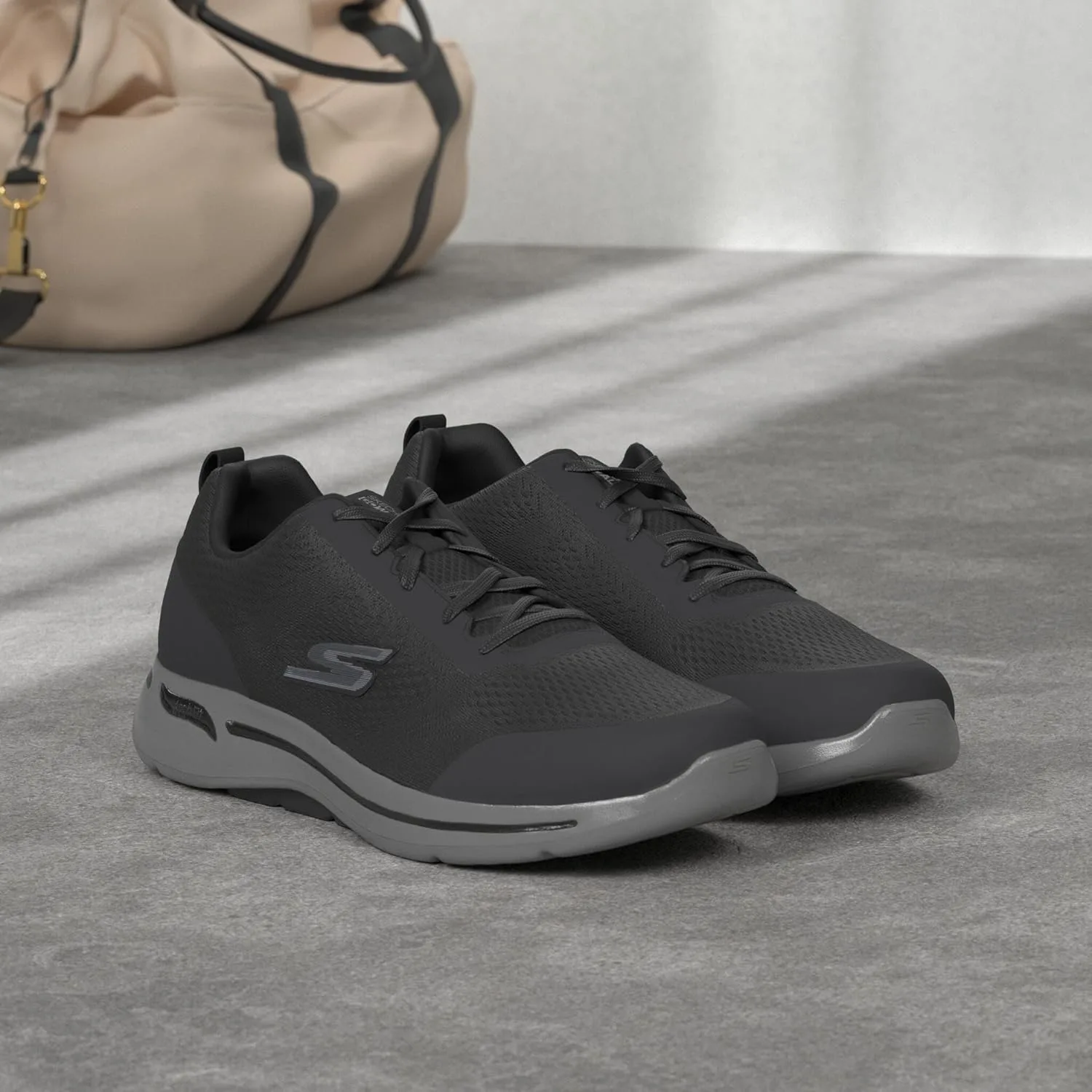 Мужские кроссовки Skechers Go Walk Arch Fit Idyllic, черный — фото 2