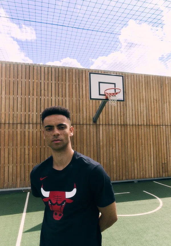 Футболка с логотипом команды chicago bulls нба. Nike Performance, Black