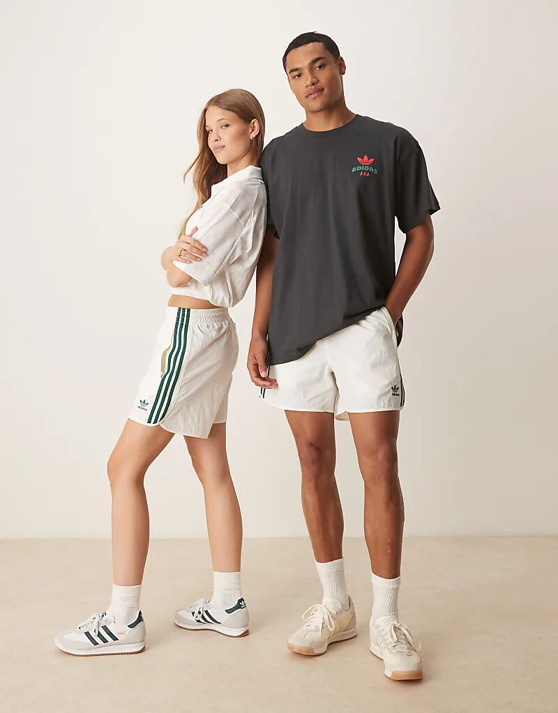 

Шорты adidas Originals Adicolor Sprinter белого и зеленого цветов