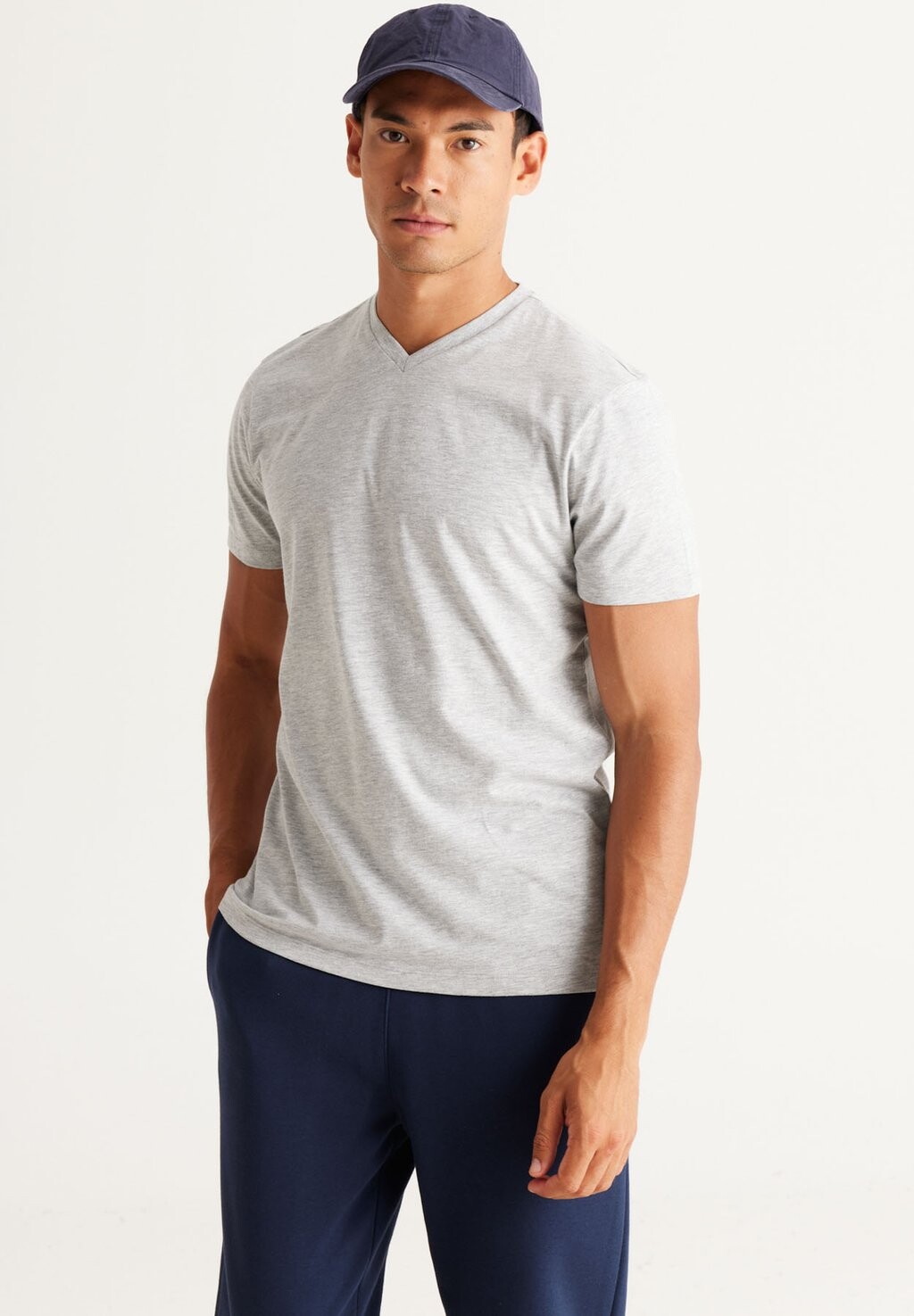 

Футболка базовая V NECK AC&CO / ALTINYILDIZ CLASSICS, цвет grey melange
