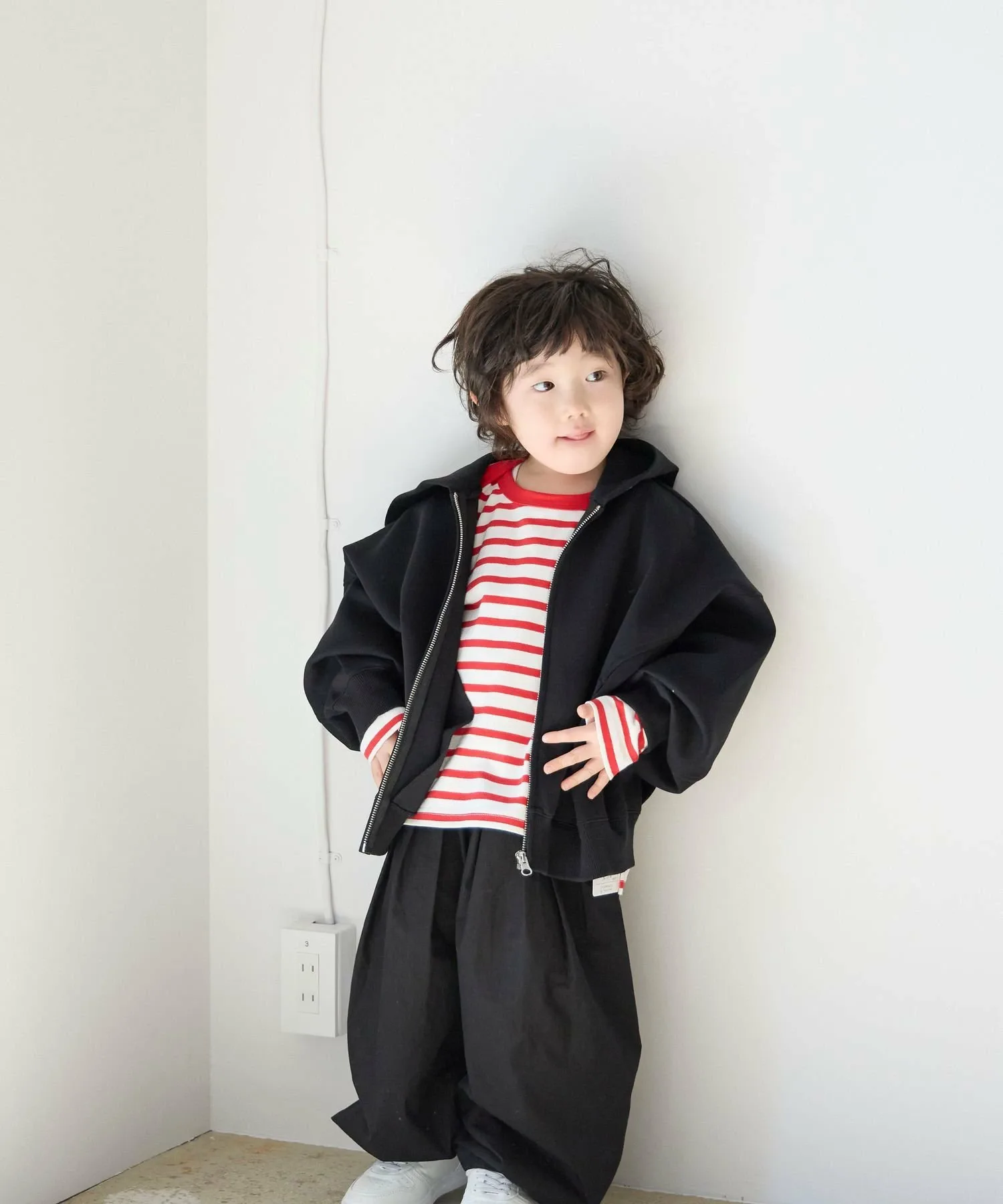 Картонная толстовка Lowrys Farm, Black (09)