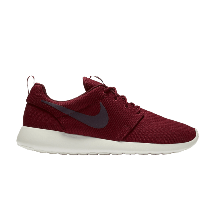 

Кроссовки Nike Roshe One 'Team Red', красный