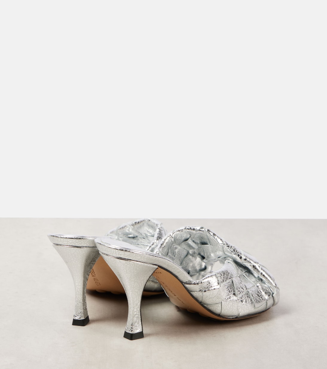 Босоножки Blink Intrecciato 80 из металлизированной кожи Bottega Veneta, серебряный — фото 2