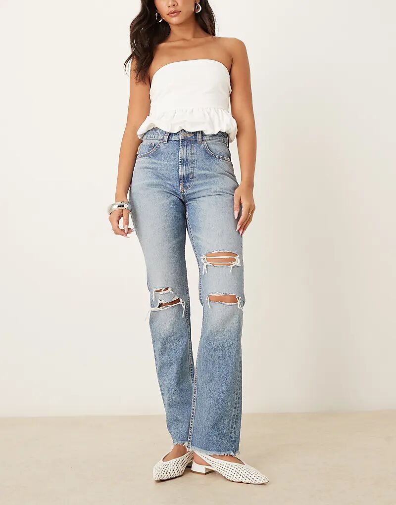 

Джинсы прямого кроя ASOS DESIGN со средней посадкой, светлые, с разрывами