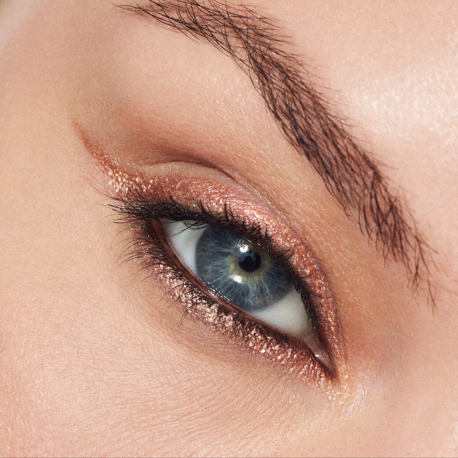 Тени для век dazzleshadow liquid eyeshadow Mac, beam time, объем 4.4 мл — фото 4