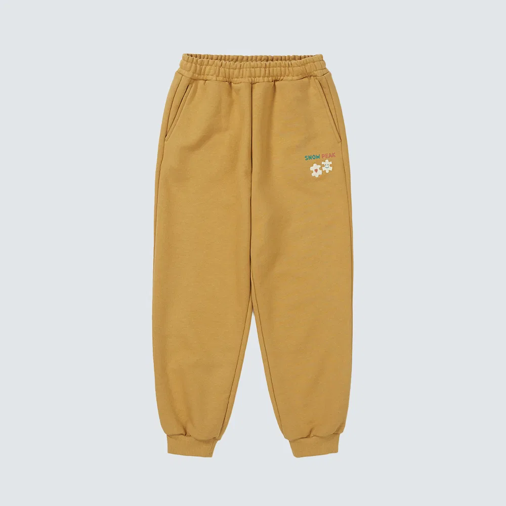 Детские графические джоггеры горчичного цвета от Snowpeak Apparel Kids — фото 2