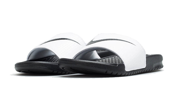 Тапочки klapki benassi swoosh 'black white' Nike, черный — фото 4