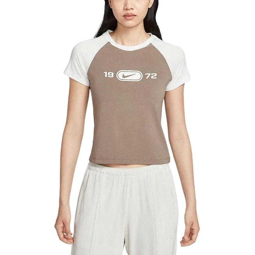 Женская футболка Knit T-Shirt Asia Sizing 'Brown' Nike, коричневый — фото 2