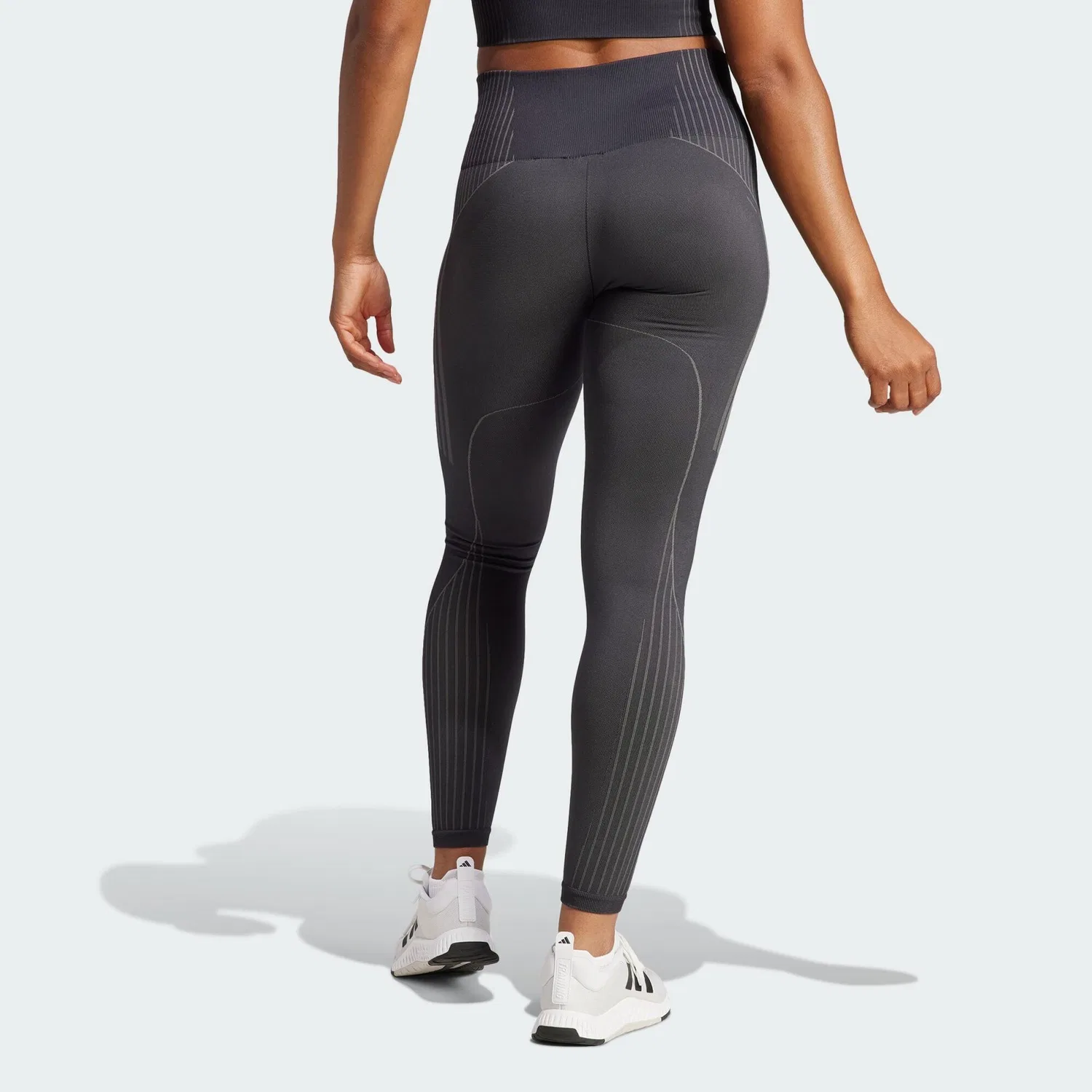 Женские леггинсы с бесшовной конструкцией Seamless Branded 7/8-Leggings Adidas, Schwarz — фото 4