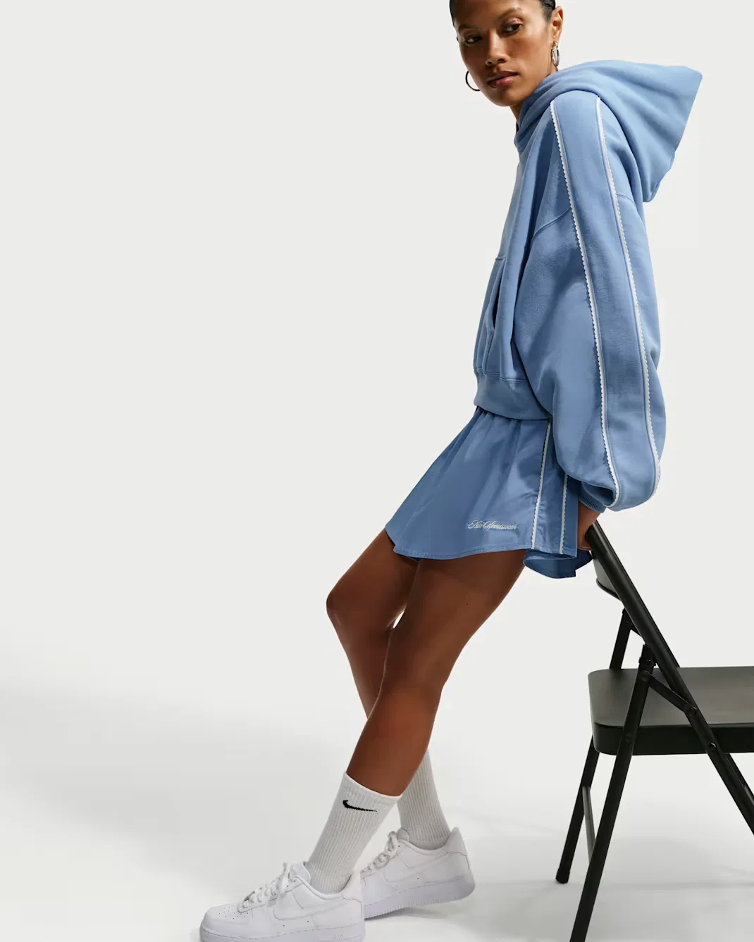 Женская укороченная толстовка с капюшоном Nike Studio Fleece Medium Weight "Graphic Pack", Work Blue/Sail/Work Blue — фото 3