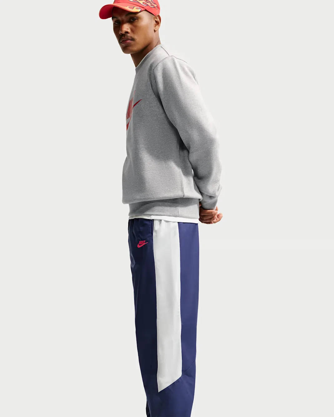 Мужские легкие брюки Nike Windrunner, Blue Void/Summit White/Light Crimson — фото 4