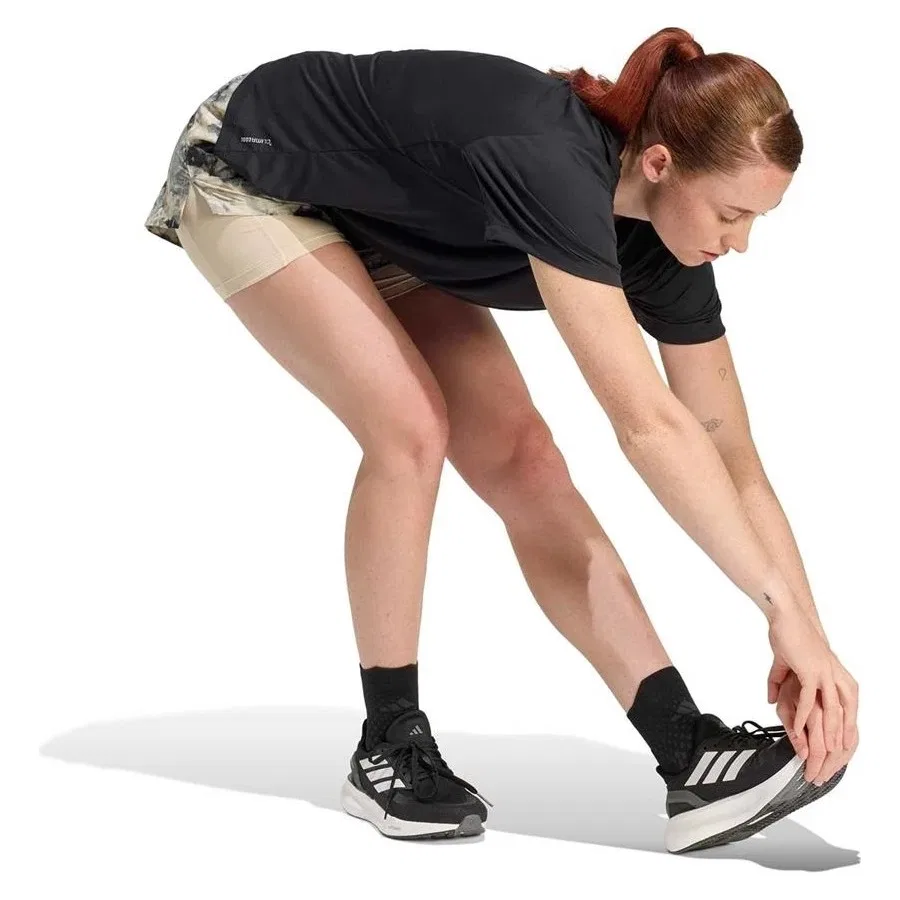 Женская футболка с коротким рукавом Run Ess Tee adidas, Черный — фото 4