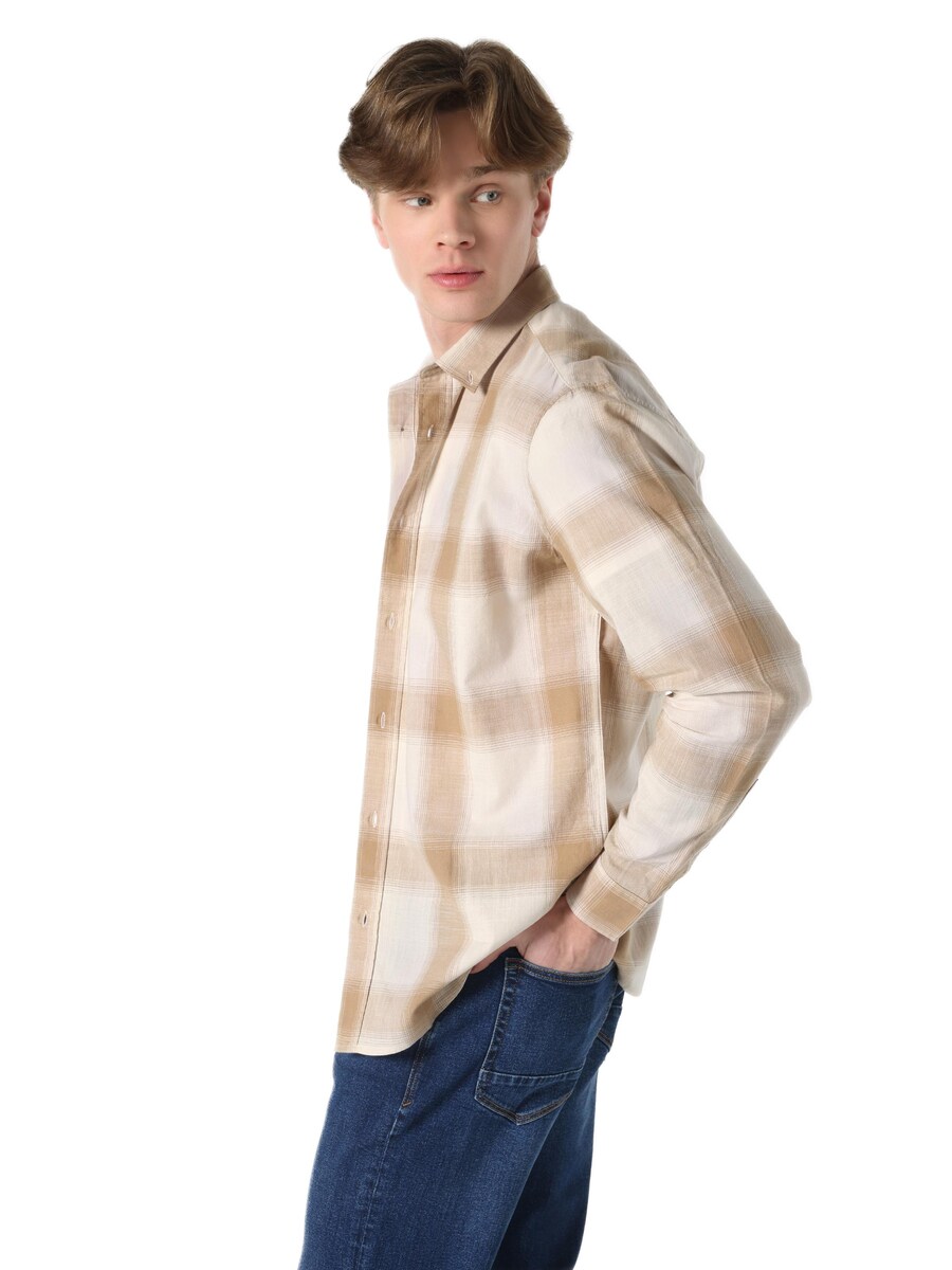 

Рубашка на пуговицах классического кроя Colin's, бежевый