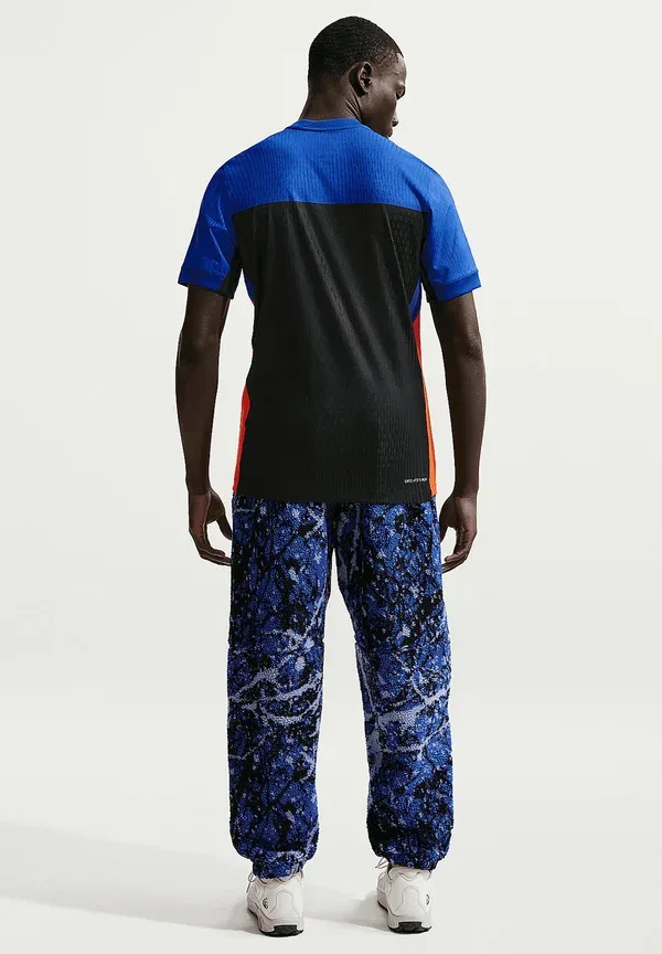 Футболка с принтом Club wear Nike Performance, blauschwarz, черный/синий — фото 2