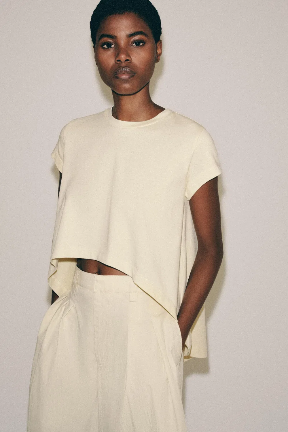 Асимметричная хлопковая футболка ZARA, Butter — фото 2