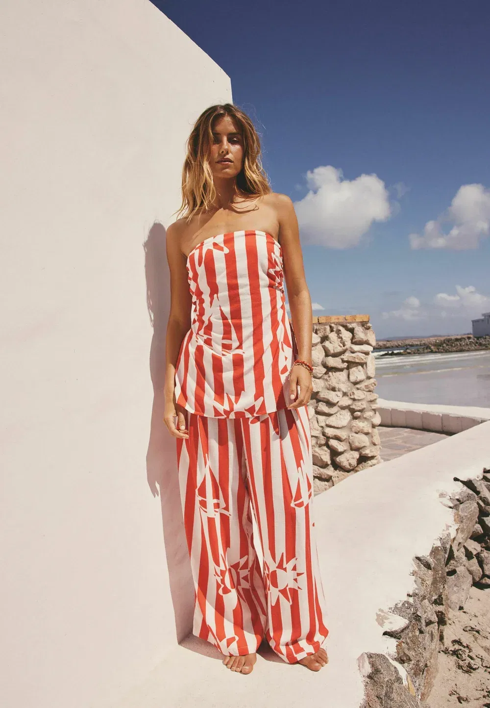 Брюки с широкими штанинами и складками спереди. Высокий крой Next, Red White Stripe Sun Print