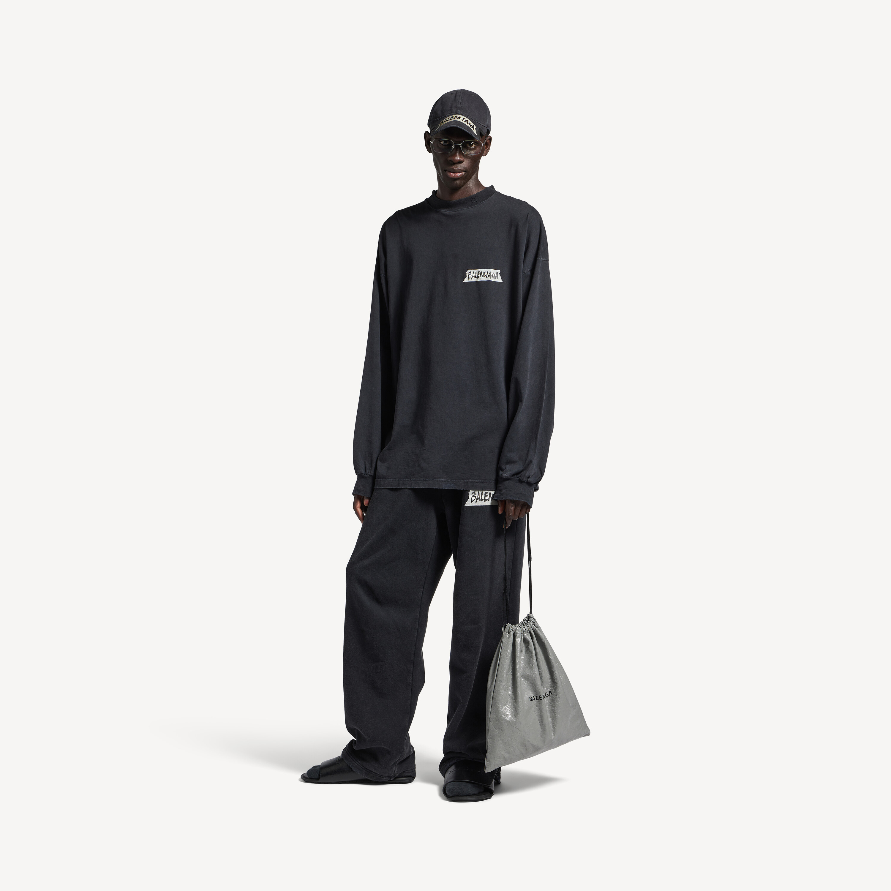 

Мужская футболка с длинными рукавами свободного кроя с отделкой из малярной ленты, цвет выцветший черный BALENCIAGA, выцветший черный