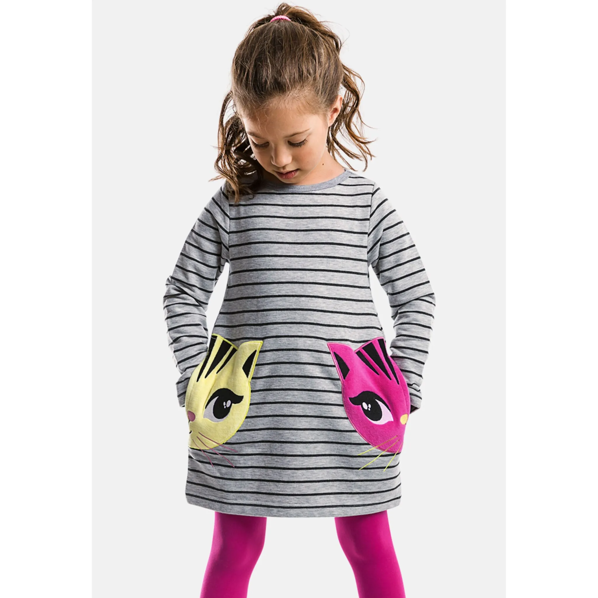 

Летнее платье Denokids «Twin Cats» с кошачьим принтом, цвет Grey Melange