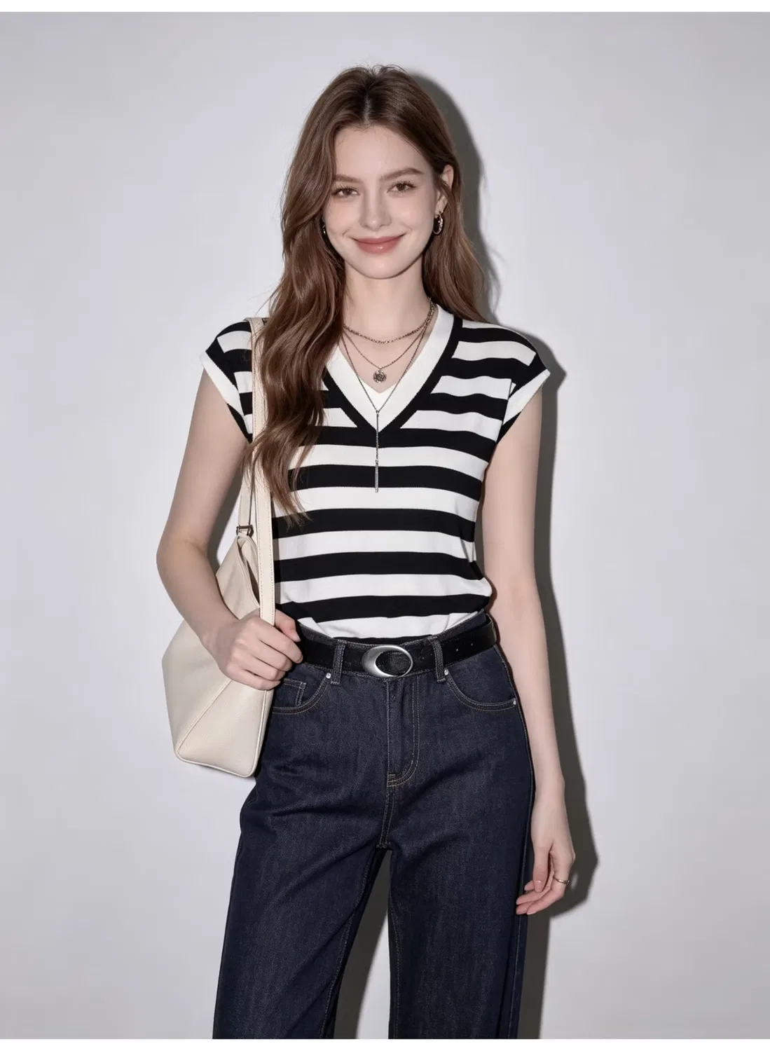 Топ вязаный без рукавов с V-образным вырезом и короткими рукавами Zara, черно-белый — фото 3