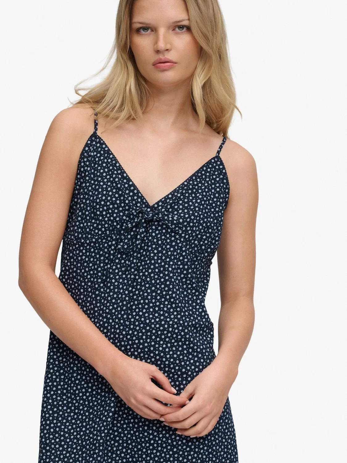 Платье мини Superdry Blue Textured Woven Cami Dress, синее — фото 4