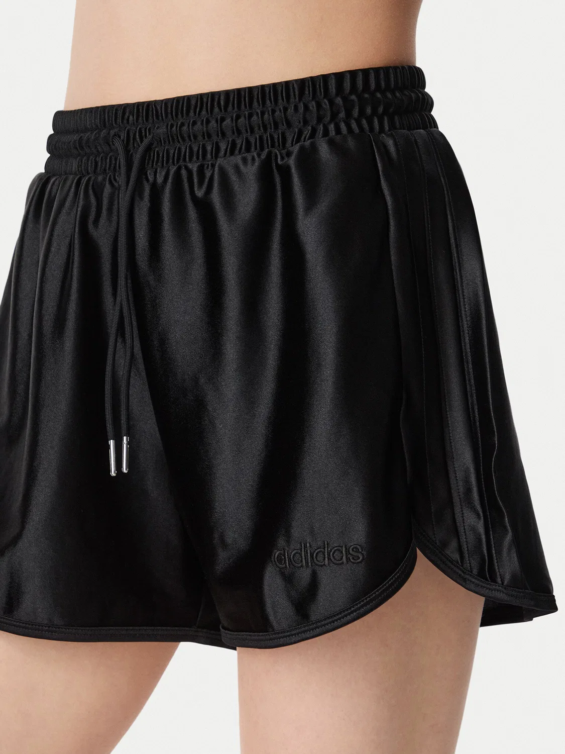 Женские спортивные шорты свободного кроя Seasonal Essentials Adidas, черный — фото 4