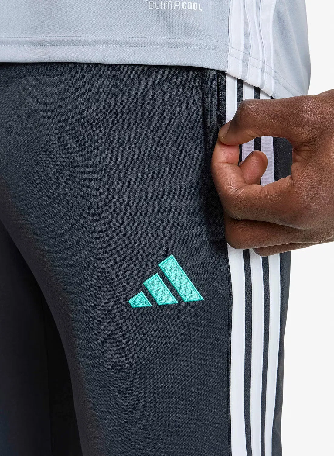 Штаны тренировочные с технологией Climacool Tiro 26 Essentials Adidas, серый — фото 3