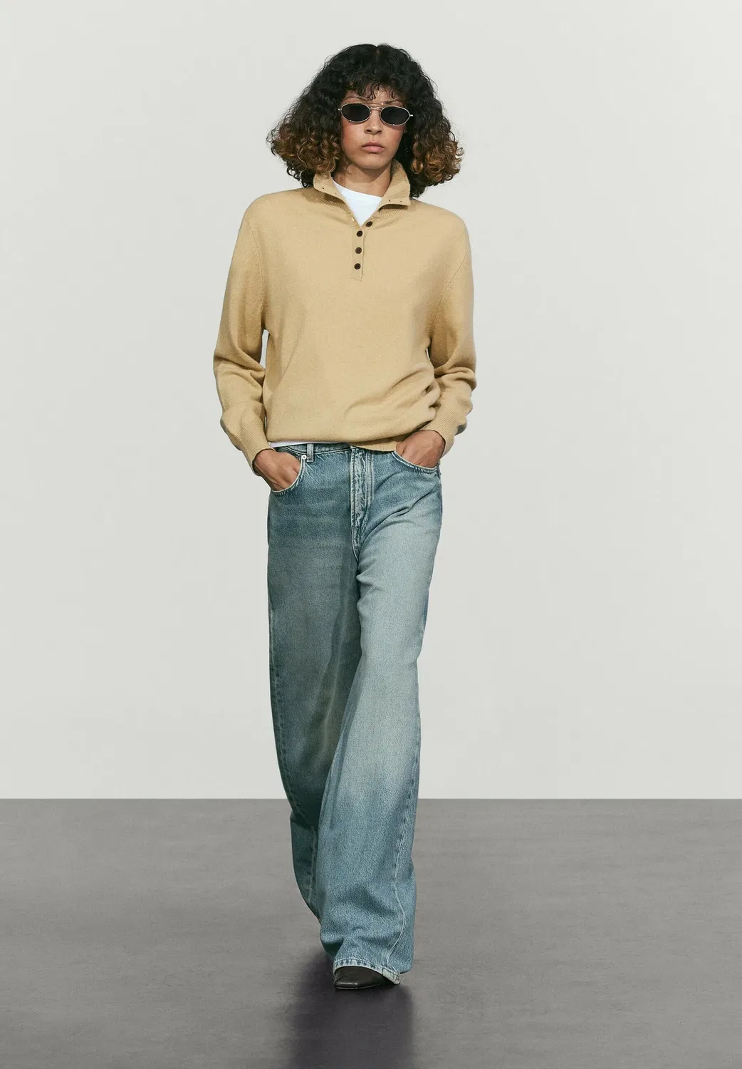 Вязаный свитер с высоким воротником и пуговицами Massimo Dutti, Camel — фото 2