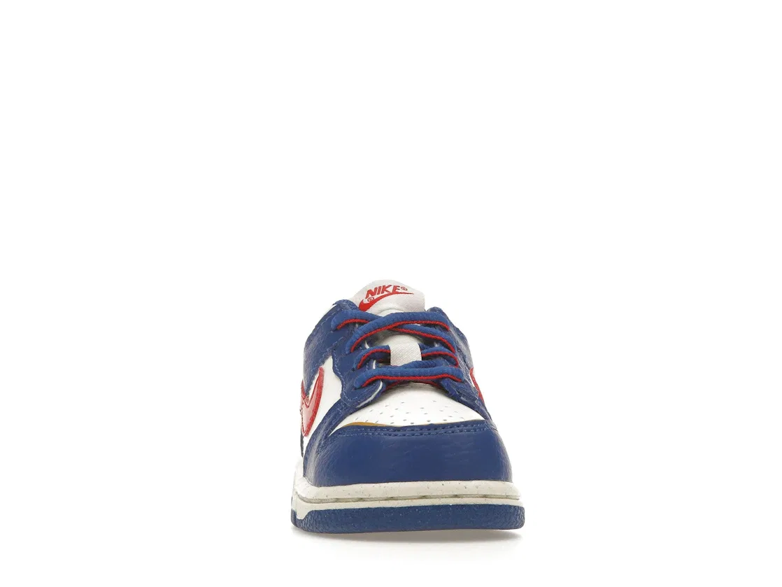 Детские кроссовки с принтом Nike Dunk Low Next Nature Nike, Varsity Royal/White/Varsity Red/Metallic Gold — фото 2