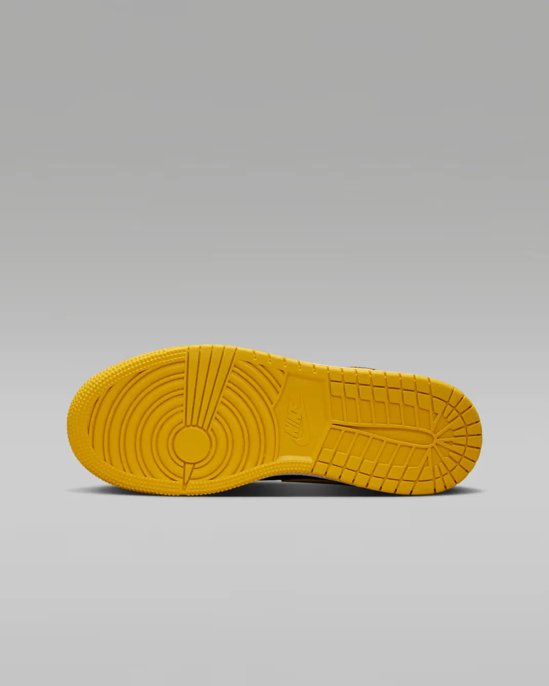 Кроссовки для детей постарше Air Jordan 1 Low, Black/White/Tour Yellow — фото 2