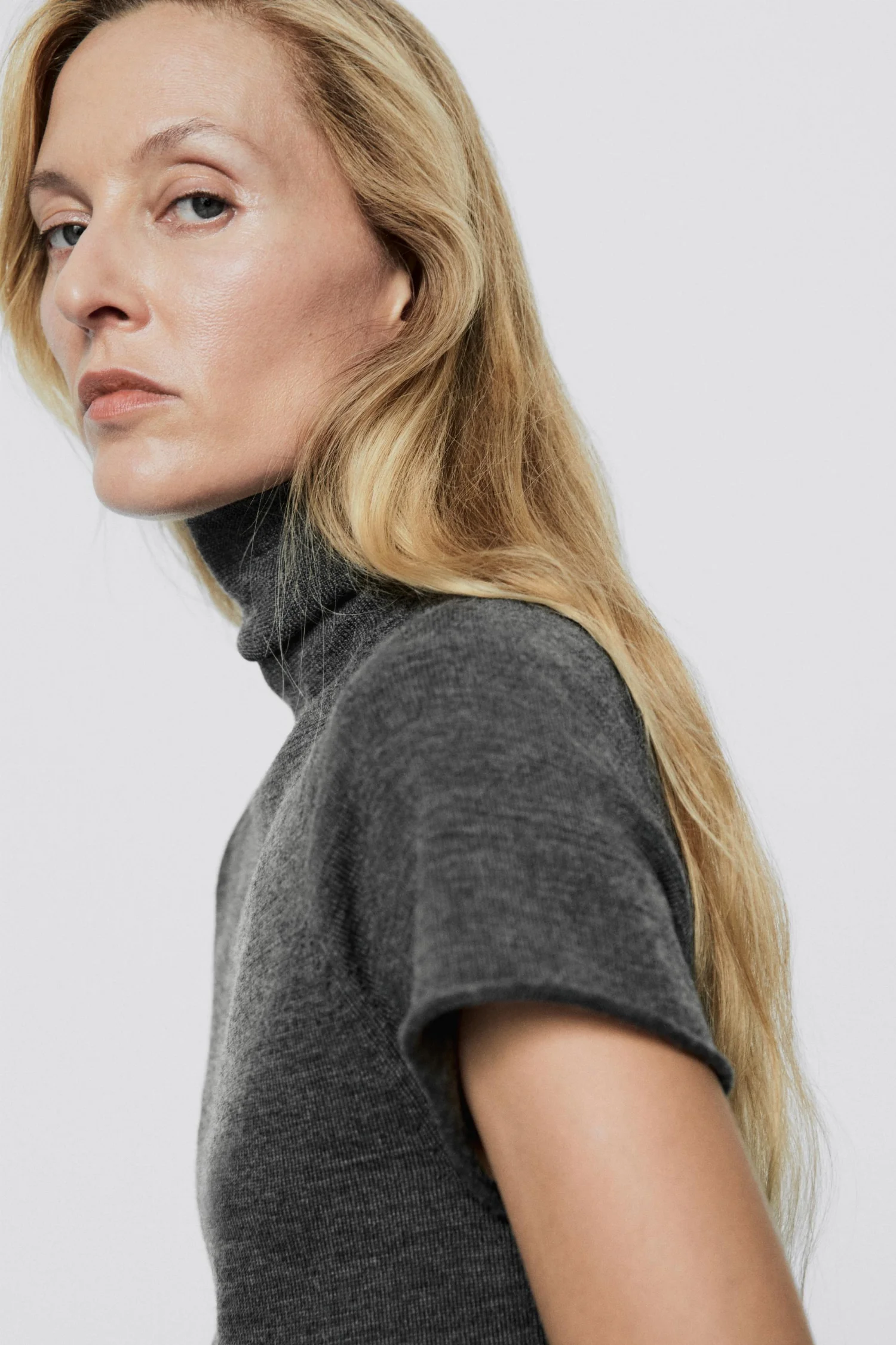 Водолазка Massimo Dutti 100% Wool Short Sleeve - Limited Edition, средне-серый — фото 4