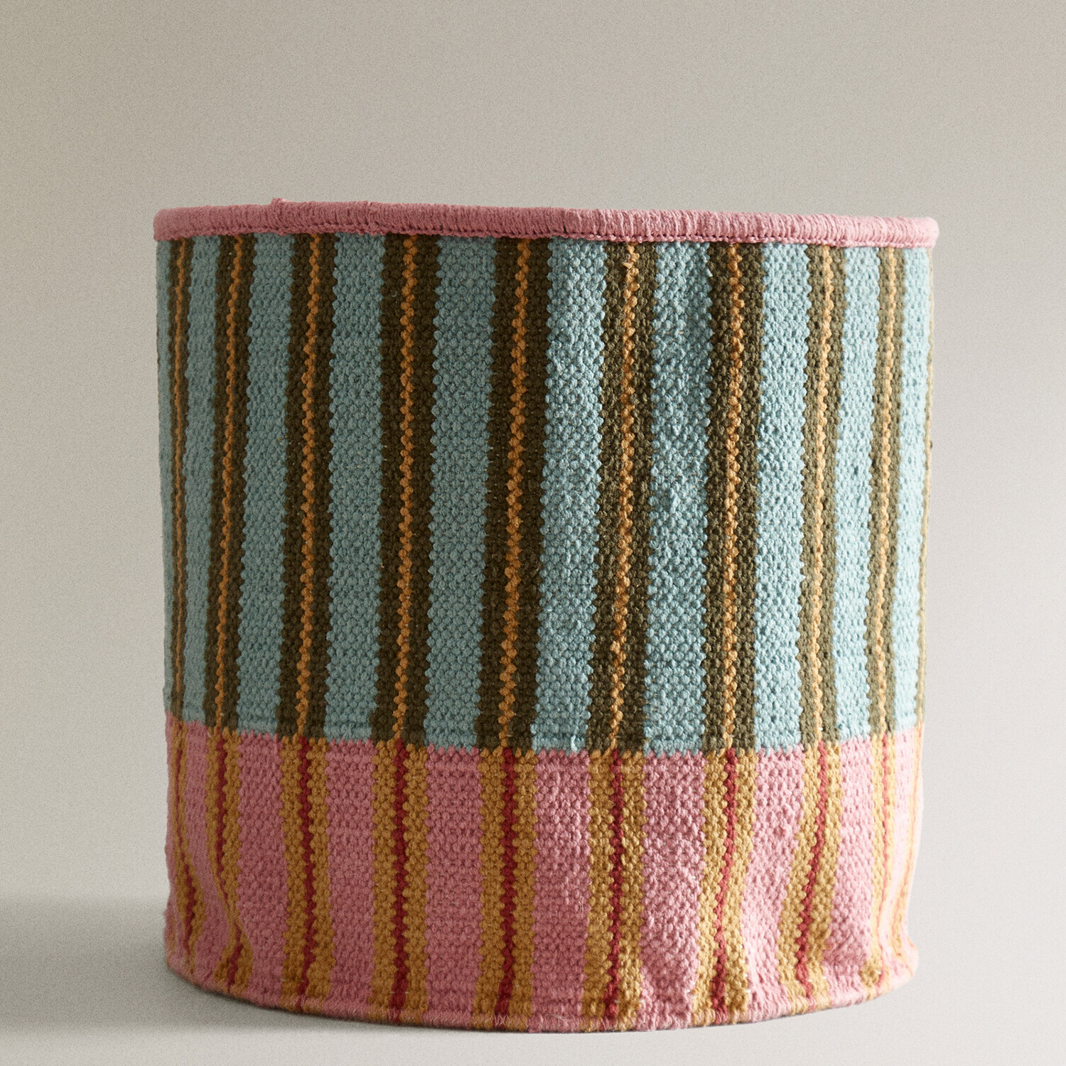 

Корзина Zara Home Kilim With Pink Stripes