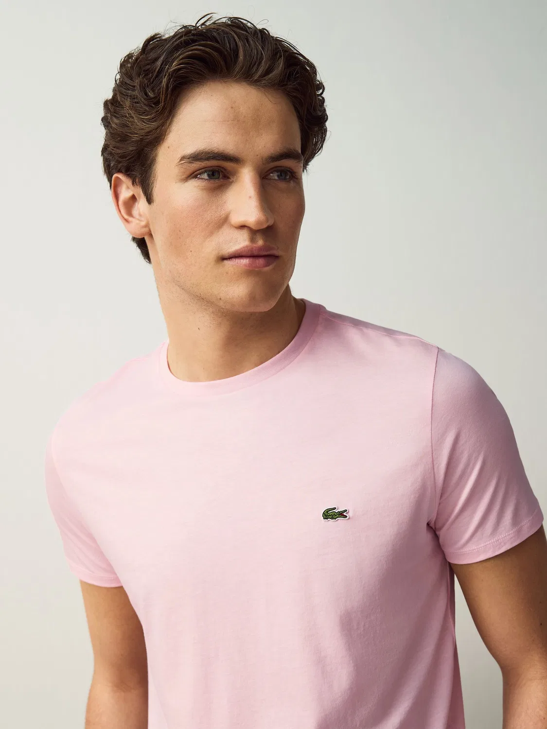 Lacoste Розовая хлопковая футболка с круглым вырезом и короткими рукавами — фото 3