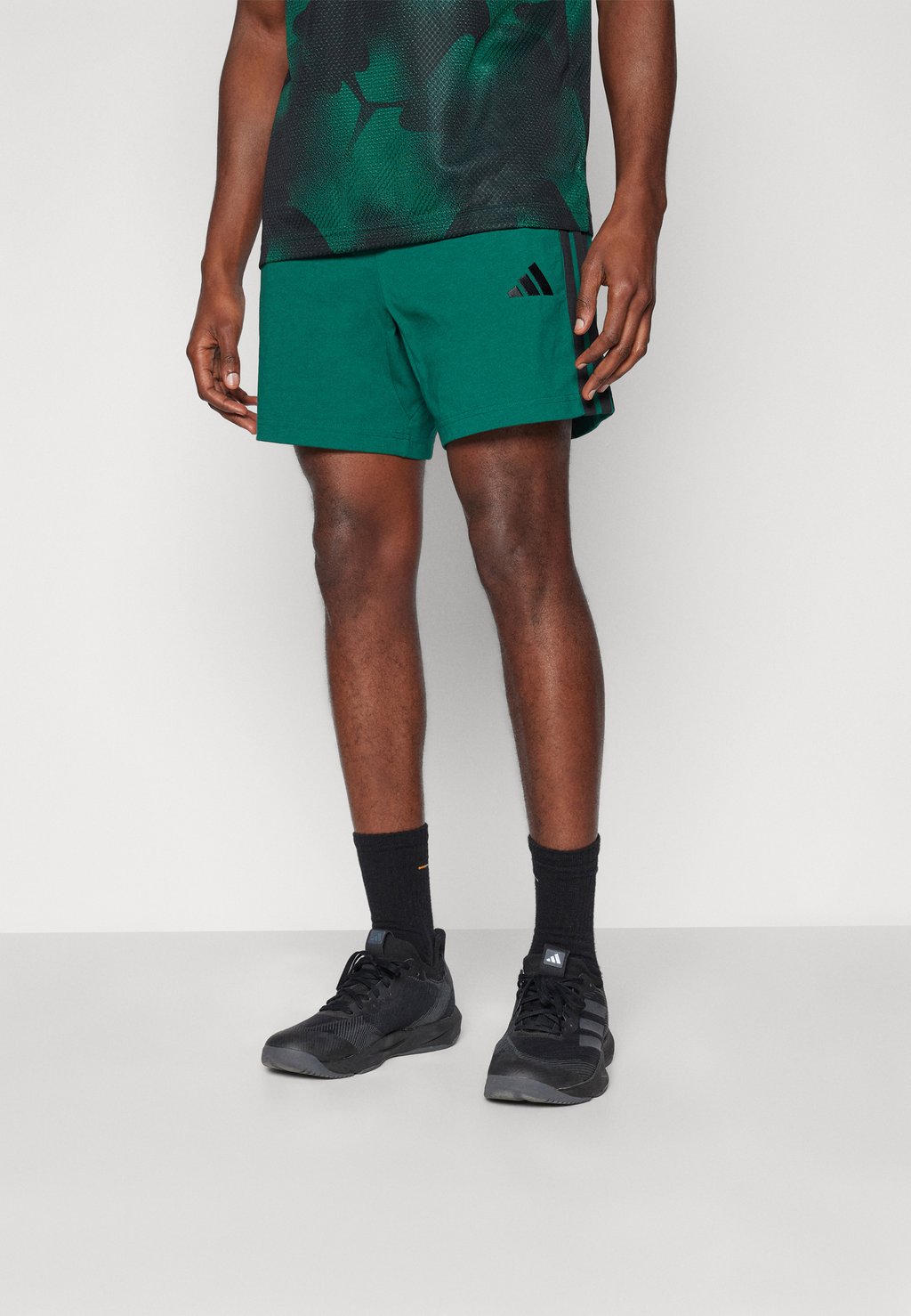 

Спортивные шорты Adidas Sportswear, темно-зеленый