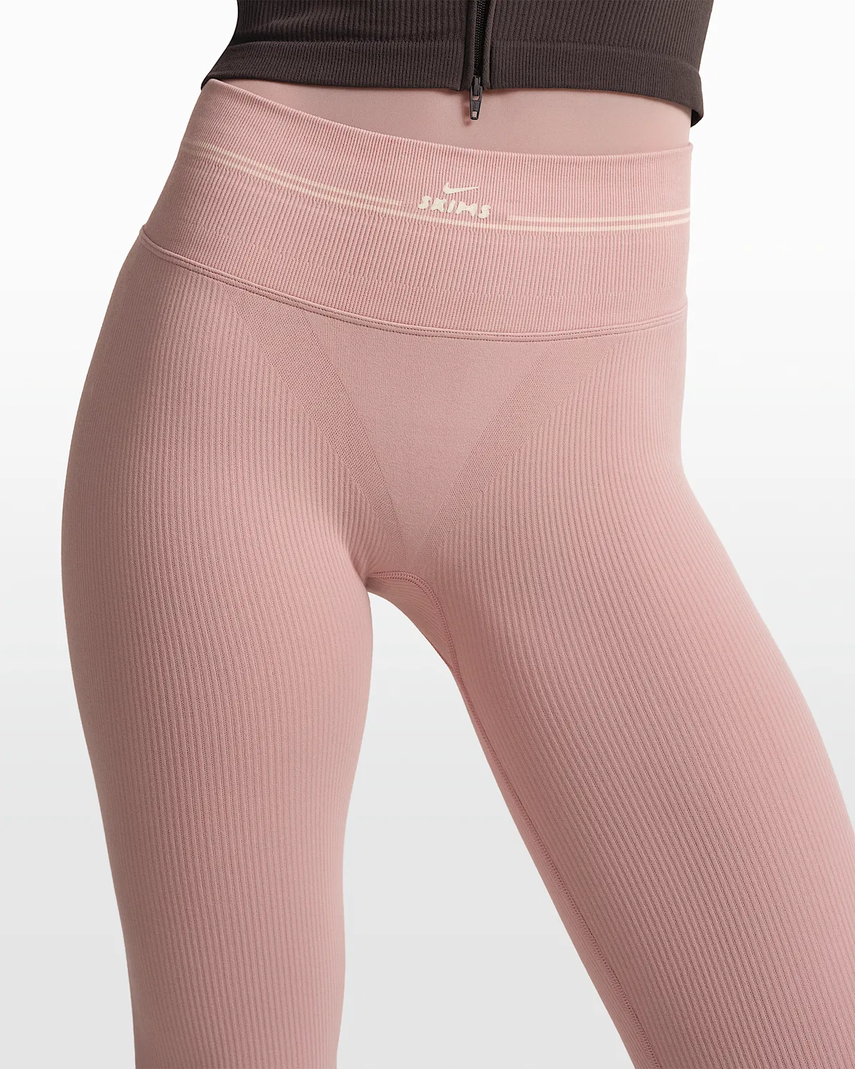 Женские леггинсы NikeSKIMS Ribbed Seamless с высокой посадкой, длина 26", NSKM Himalayan/NSKM Ecru — фото 2